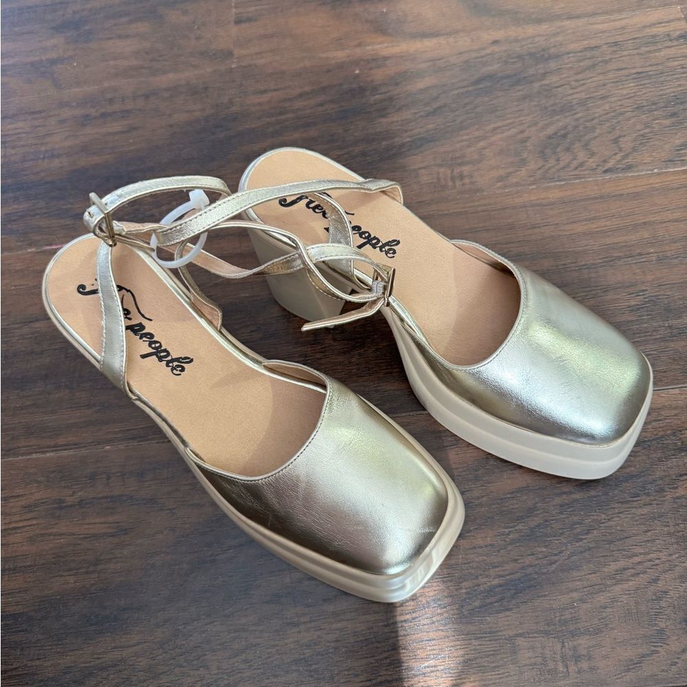 Free People Double Stack Platform Mary Janes GOLD 37 - Picture 3 of 5
